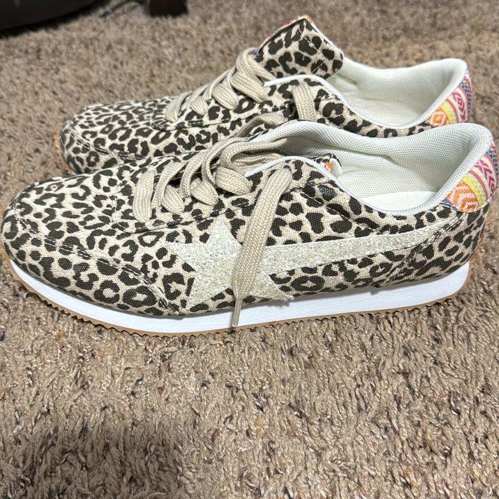 NEW Very G cheetah shoes with Aztec and glitter star detail